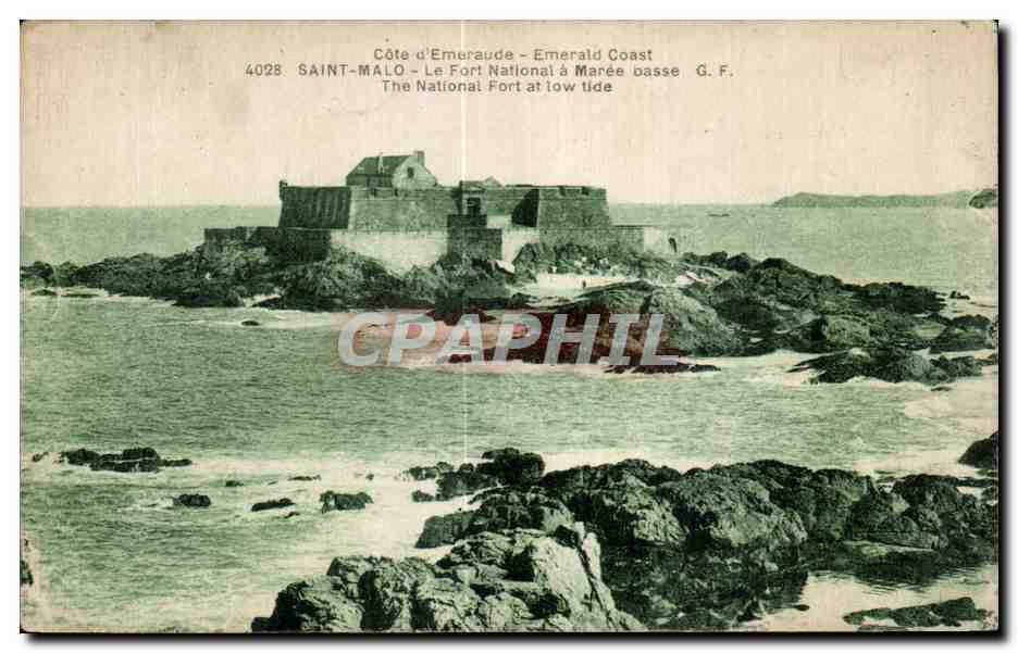 CPA St Malo Le Fort National a Maree basse The National Fort at low tide