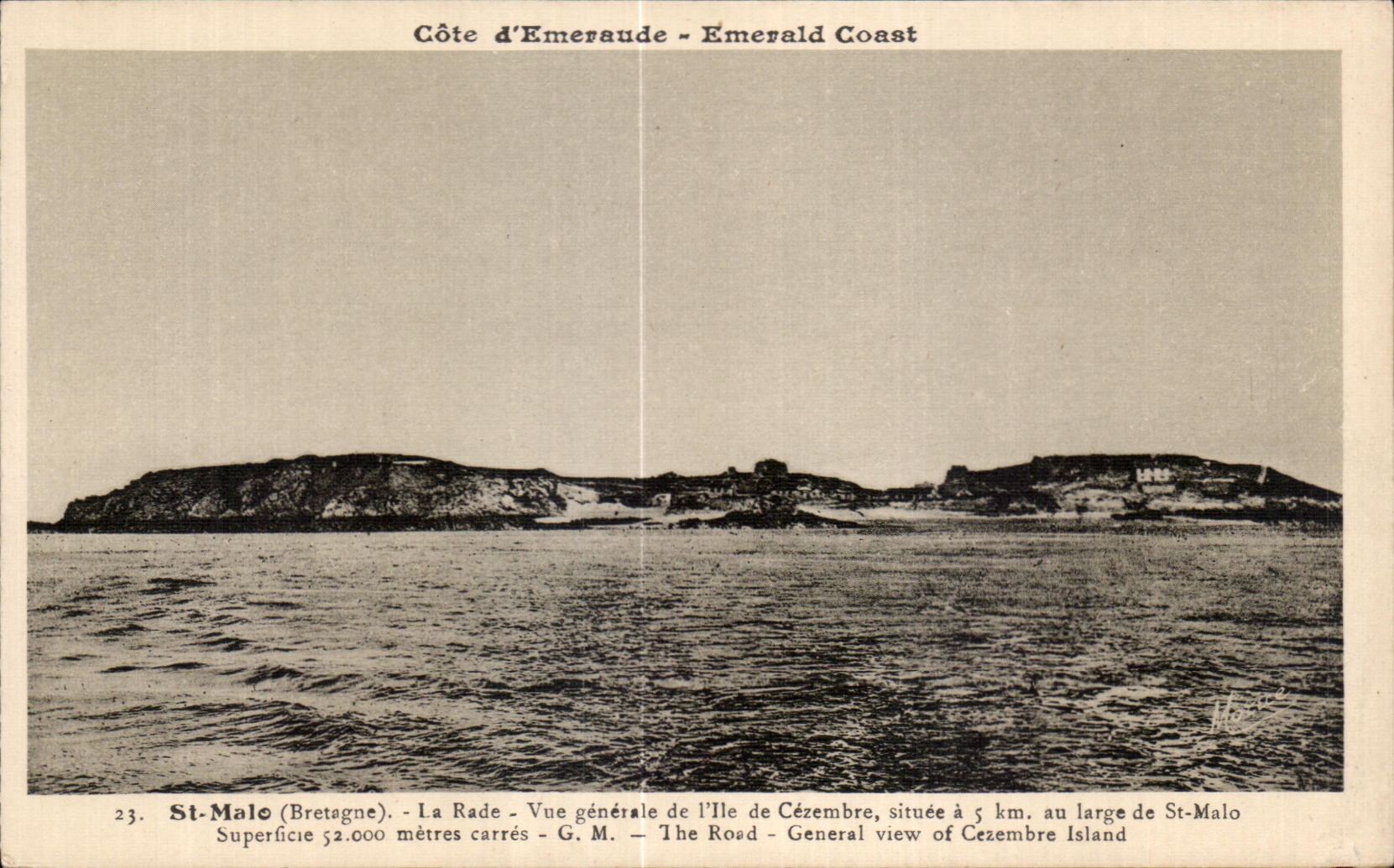 Côte d'Emeraude - Emerald Coast — Vue générale de l'Île de Cézembre, située à 5 km au large de St-Malo — Édition Maurice Gauthier, Saint-Malo (Bretagne)
