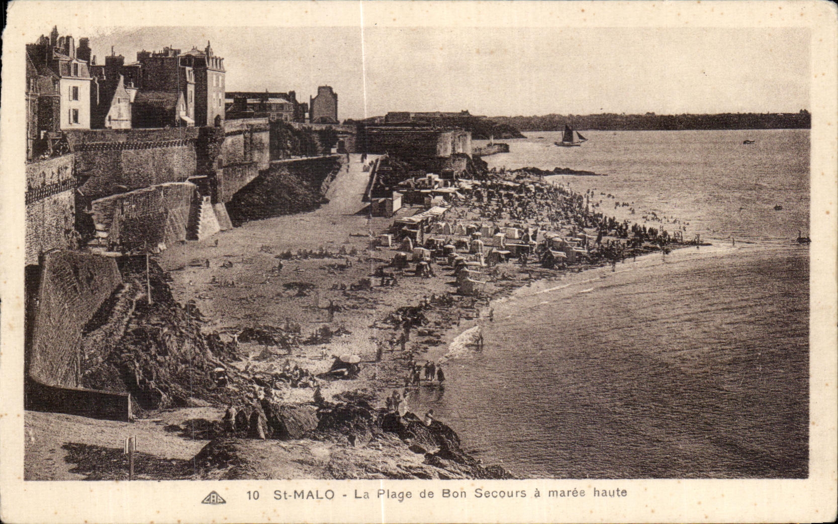 St-Malo - La Plage de Bon Secours à marée haute — CPA n°10, éditeur ABA