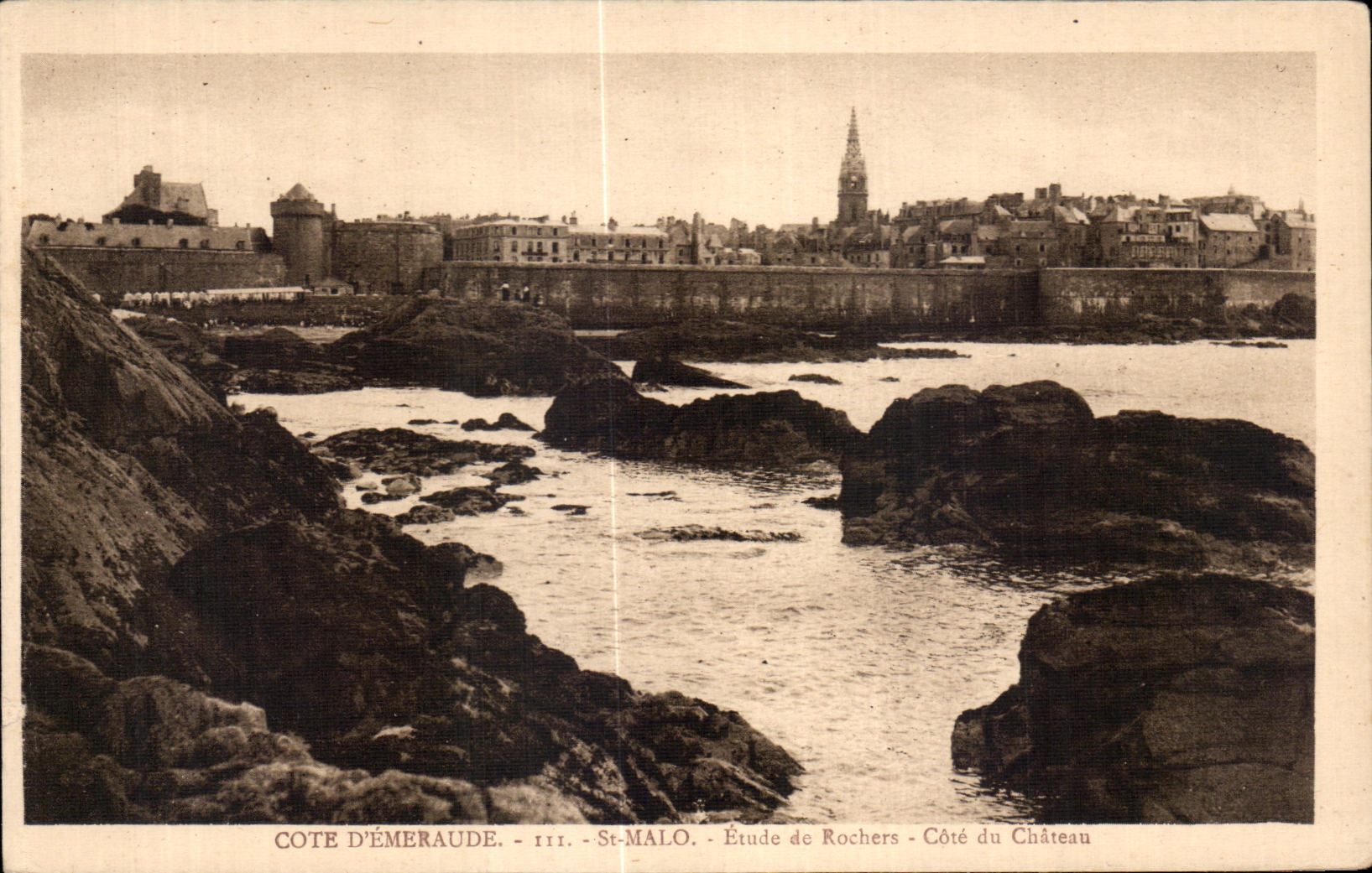 Côte d'Émeraude - St-Malo - Étude de Rochers - Côté du Château