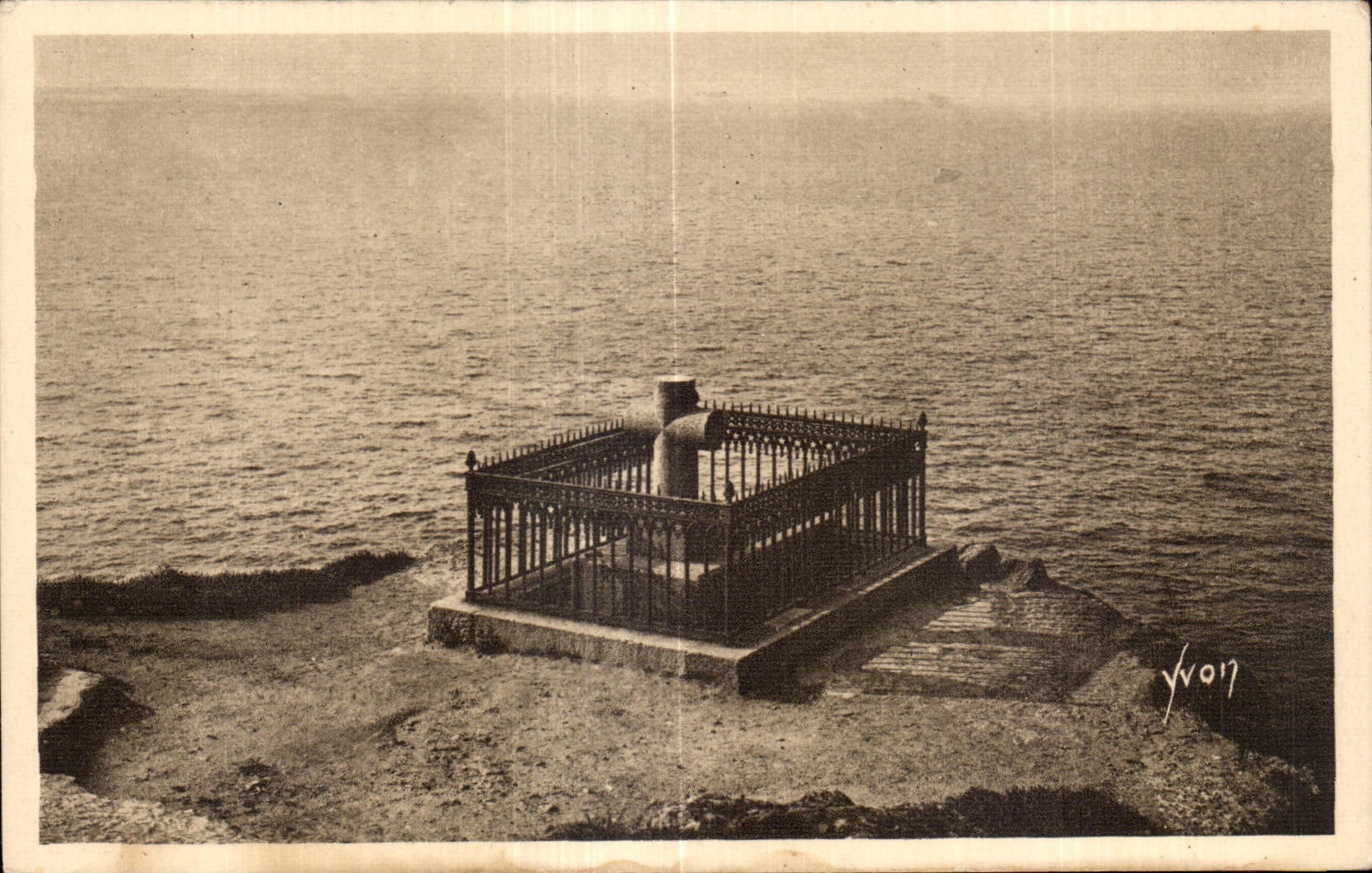 Tombeau de Chateaubriand au Grand Bey — Saint-Malo (Ille-et-Vilaine) — Éditions d'Art Yvon