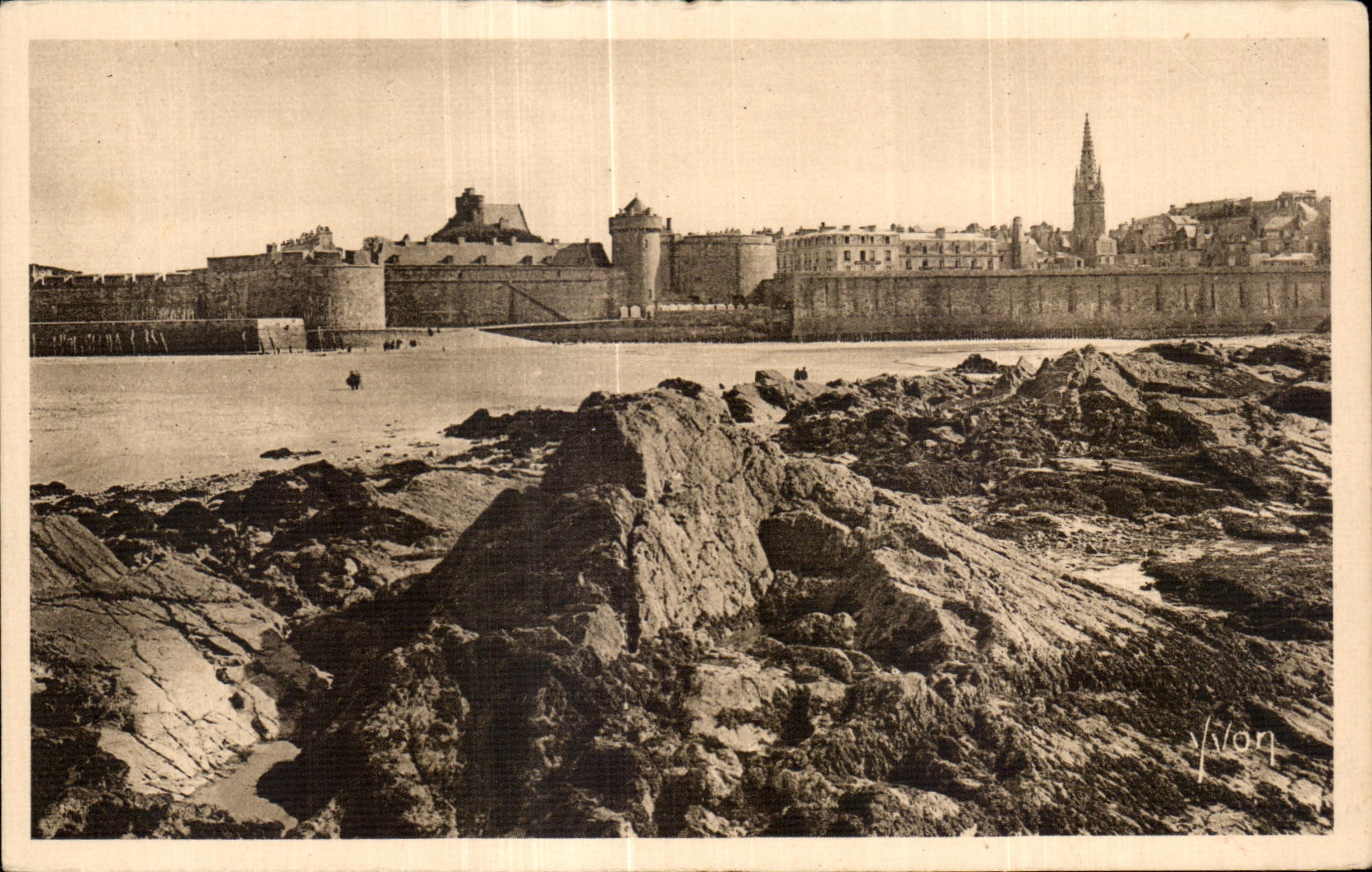 Saint-Malo — Vue du Fort National — Les Éditions d'Art Yvlon