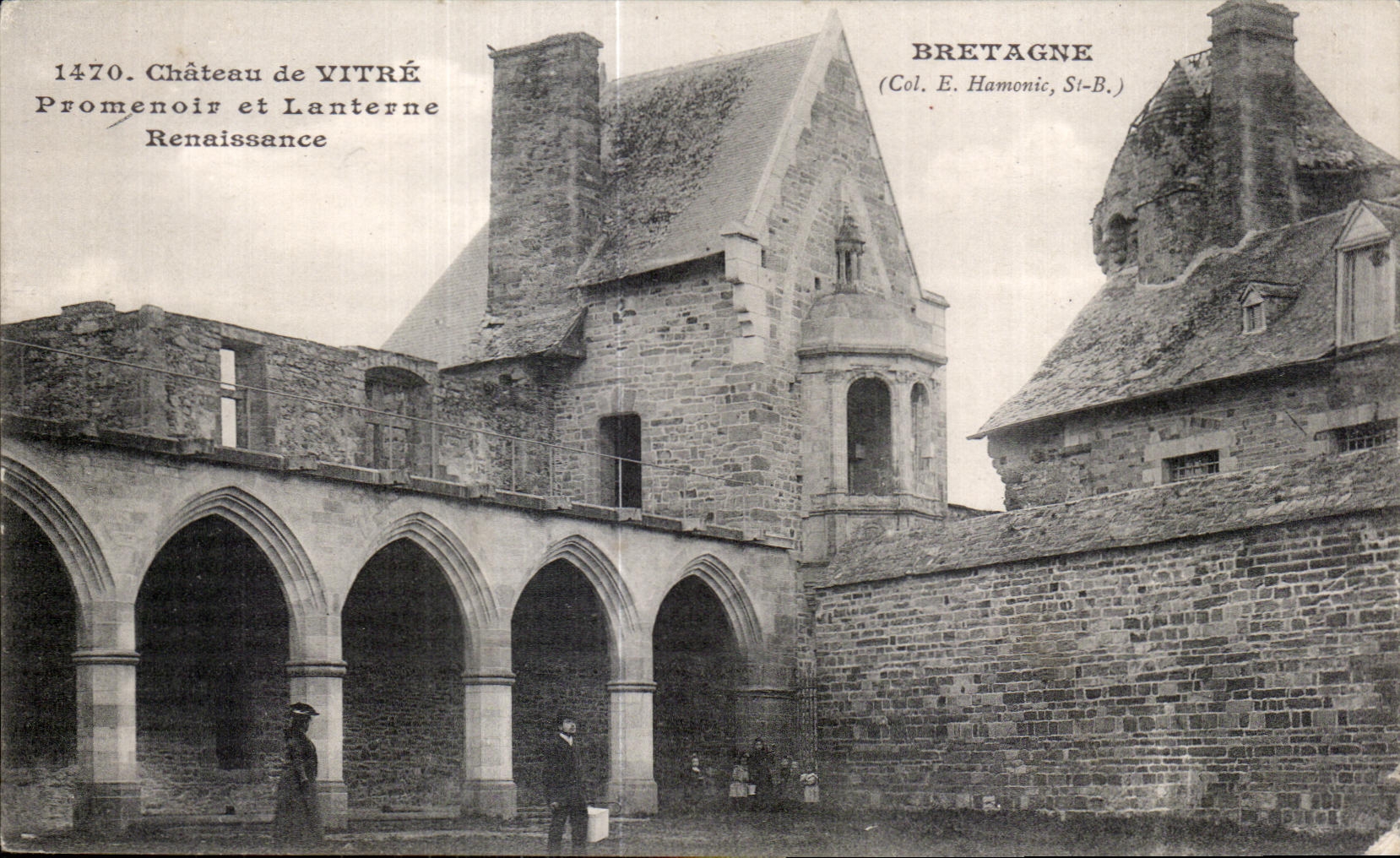 Château de VITRÉ — Promenoir et Lanterne Renaissance — (Col. E. Hamonic, St-B.)