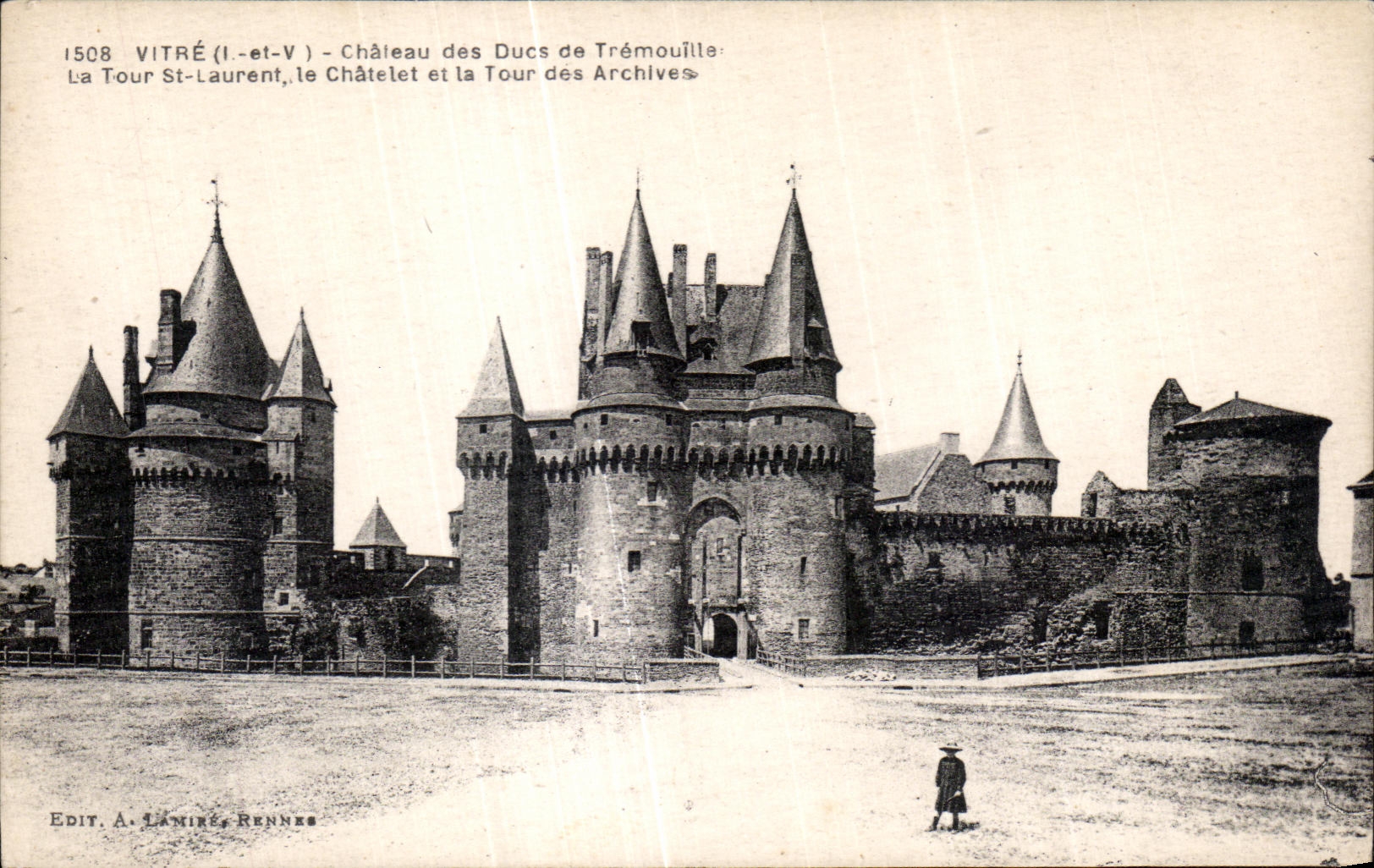 Vitré (Ille-et-Vilaine) — Schloss der Herren von Trémouilla: Die Tour Saint-Laurent, das Châtelet und die Tour der Archive — Verlag A. Lanière, Rennes