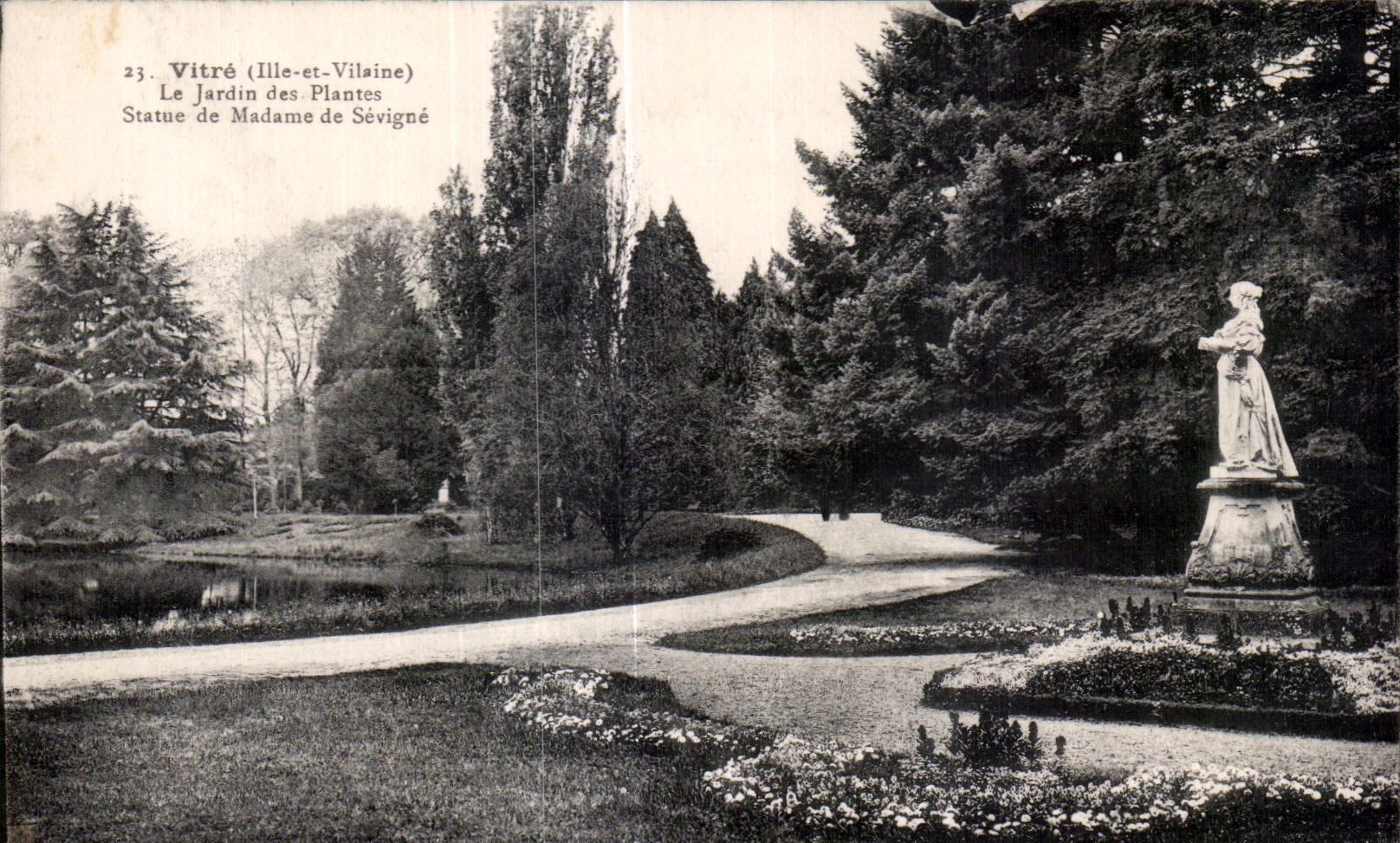 Vitré (Ille-et-Vilaine) — Le Jardin des Plantes, Statue de Madame de Sévigné — J. Marvan, Rep. Int.