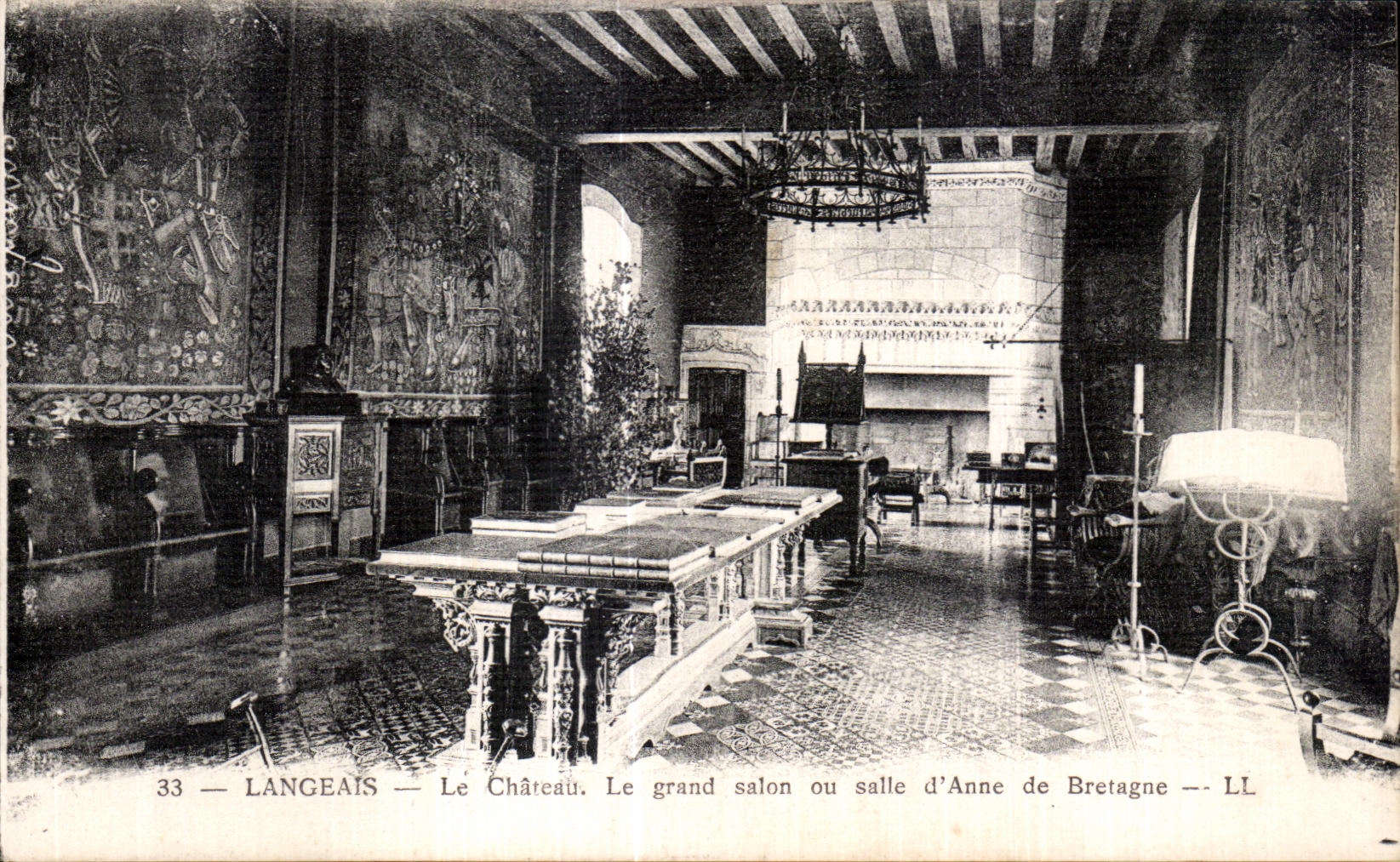 CPA Langeais Le Chateau le grand salon ou salle d Anne de Bretagne