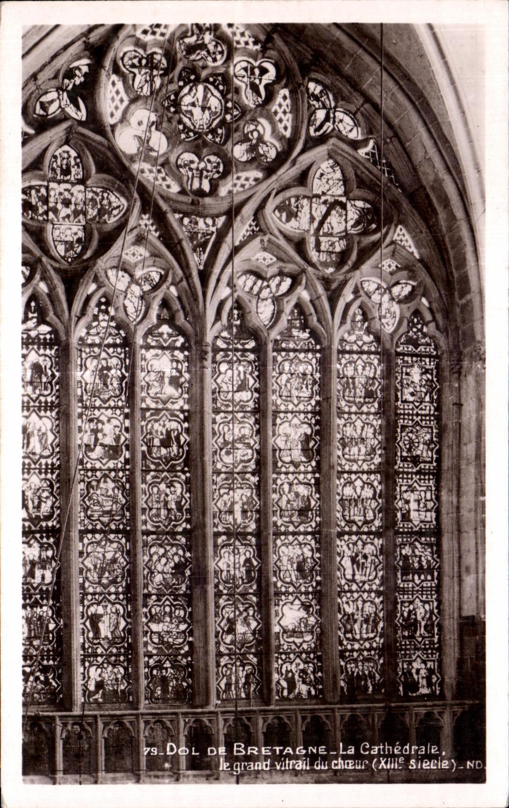 Dol de Bretagne - La Cathédrale, le grand vitrail du chœur (XIIIe siècle) - N°79
