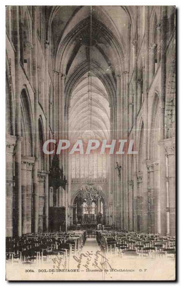 CPA Dol De Bretagne Interieur de la Cathedrale
