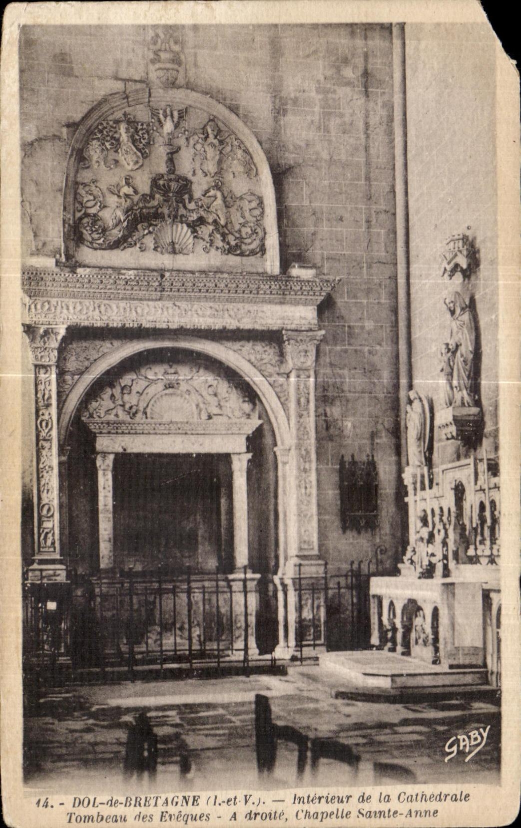 Dol-de-Bretagne — Tumba de los Obispos — Interior de la Catedral, Capilla Santa Ana — Gaby