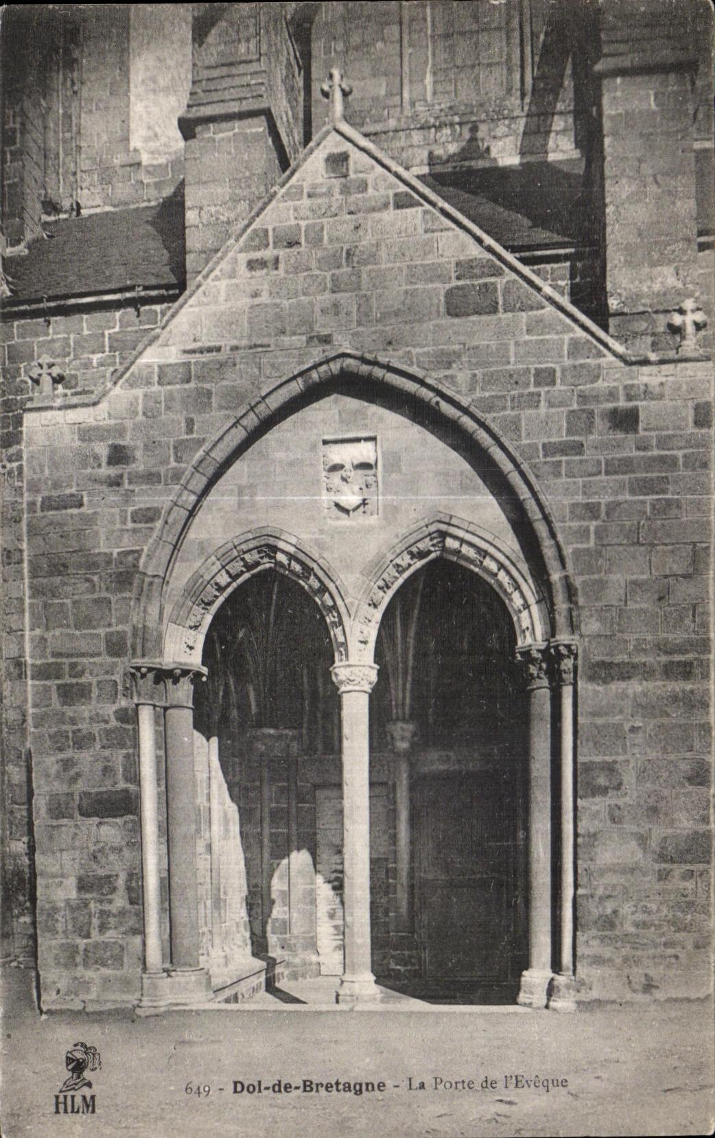 CPA Dol de Bretagne Le porte de l eveque 