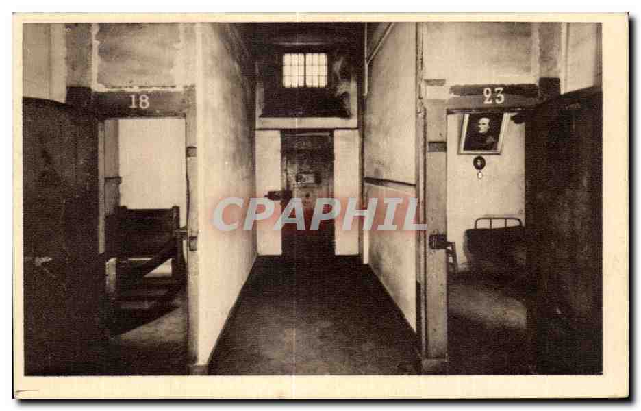 CPA Seminaire Saint Sulpice Issy Les cellules de Mgr Darboy et de Paul Seigneuret durant leur emprisonnement a la Roquet