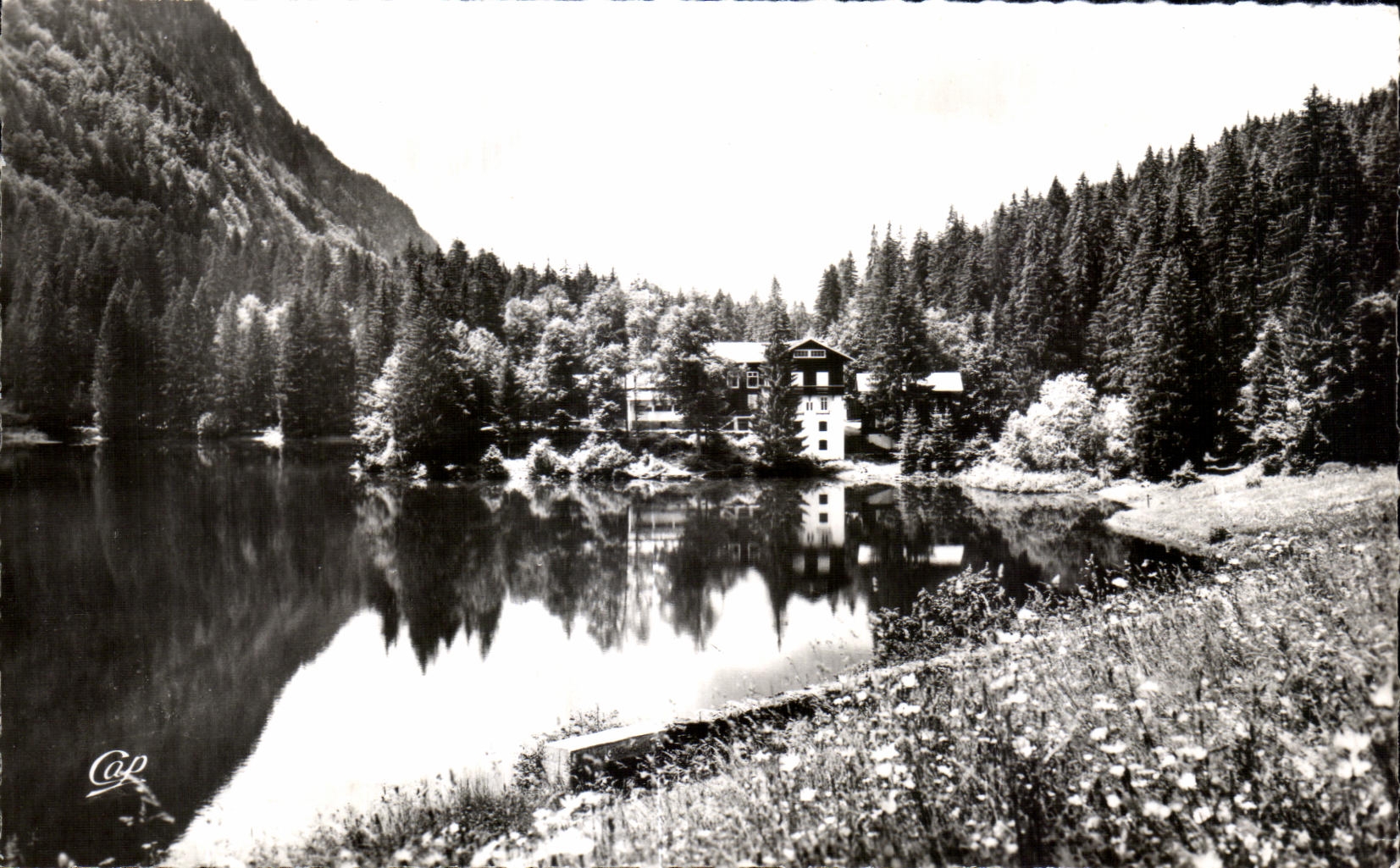 Lac de Montriond — Morzine (Haute-Savoie) — C.A.P. Paris