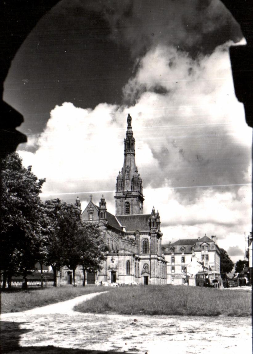 CPA Sainte Anne D Auray (Morbihan) La Basilique