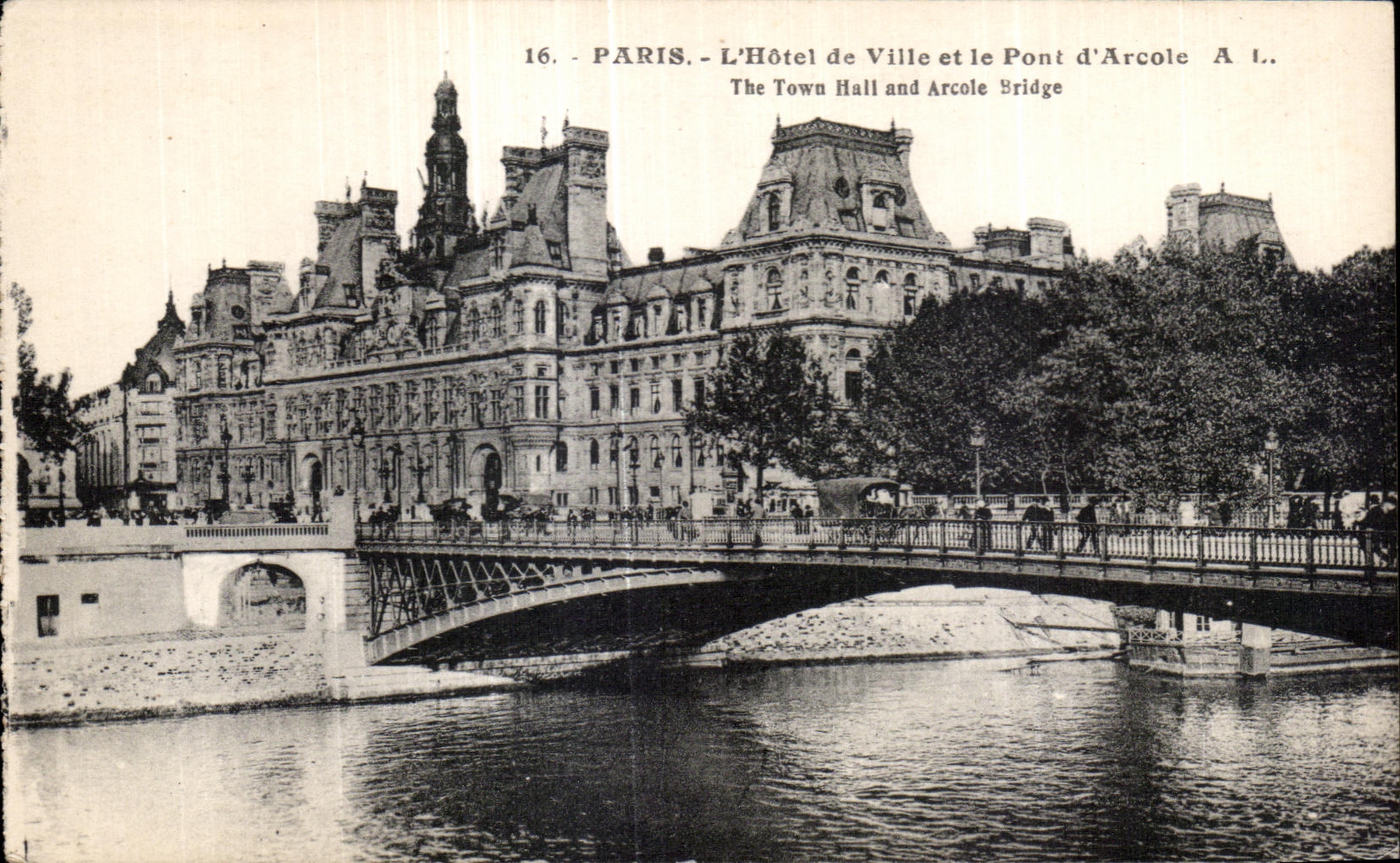CPA Paris L Hotel de Ville et ie Pont d Arcole The Town Hall and Arcole Sridge