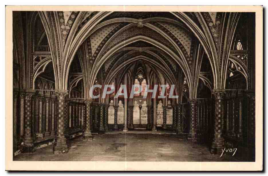 CPA La Sainte Chapelle (Interieur de la Chapelle basse) holy Chapel inside (lower chapel)