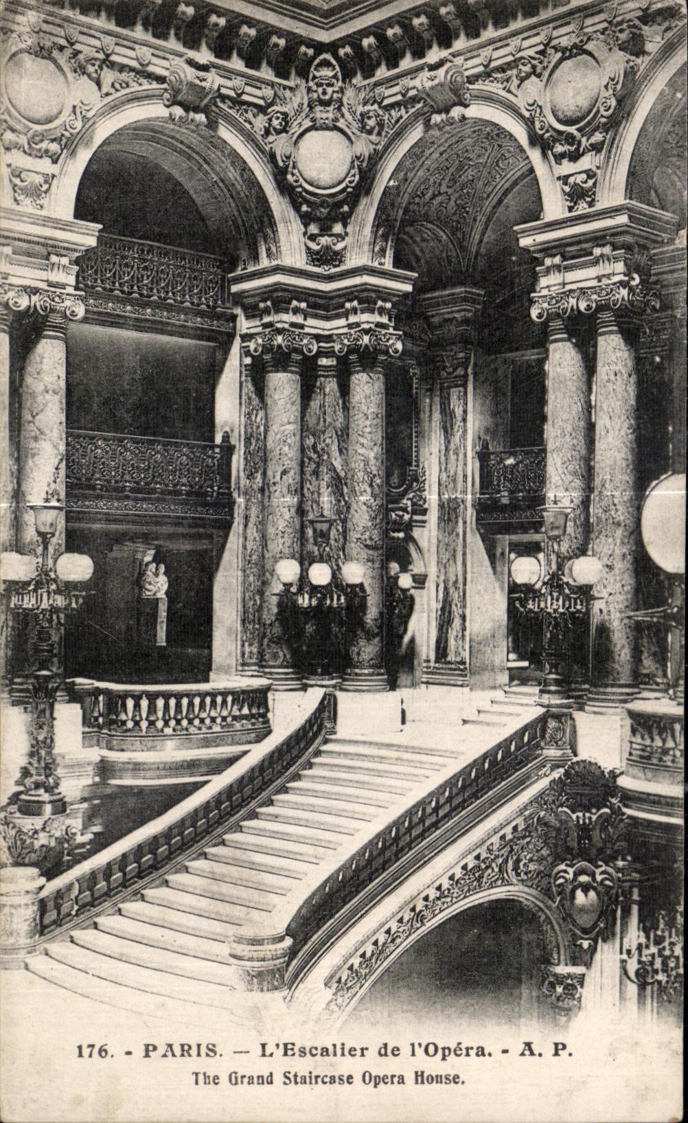CPA Paris L Escalier de l Opera