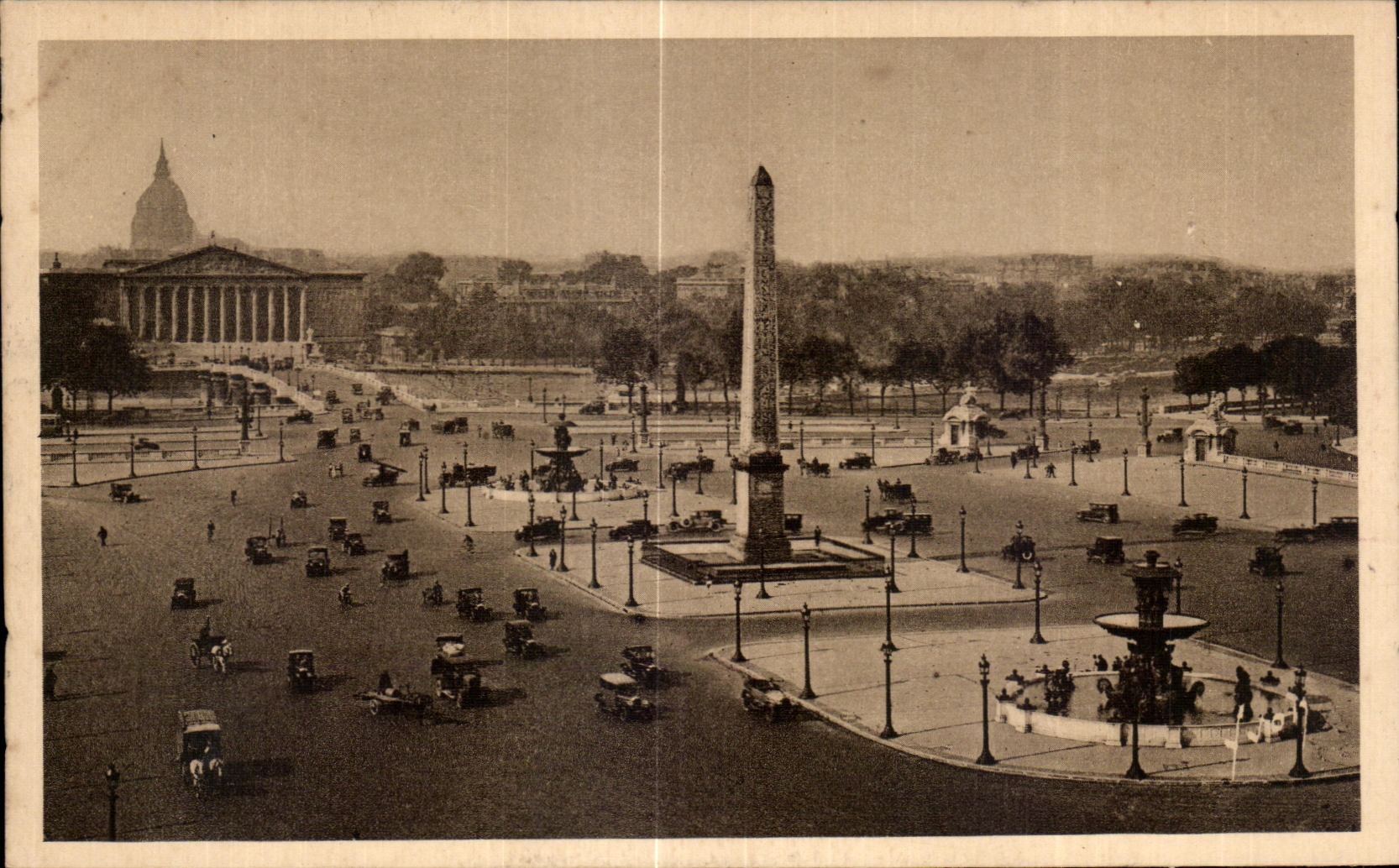 CPA Paris En Flanant La Place de la Concorde