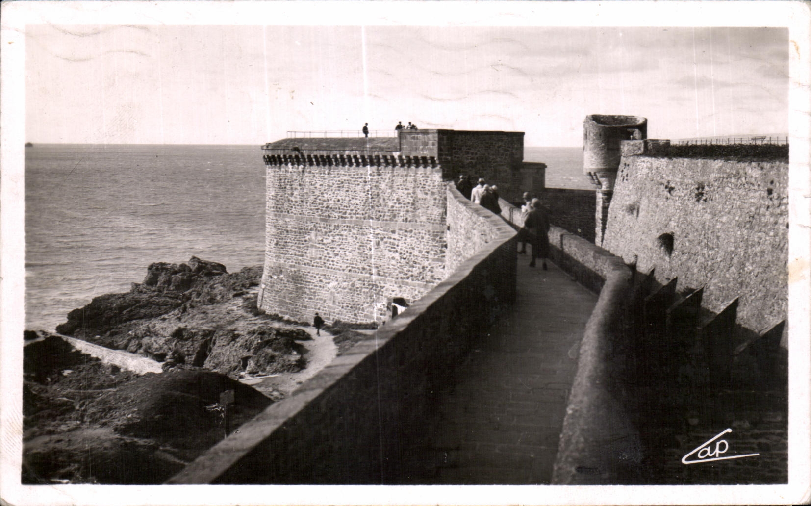 Les Remparts - Tour Bidouane — Saint-Malo — éditeur Real Photo