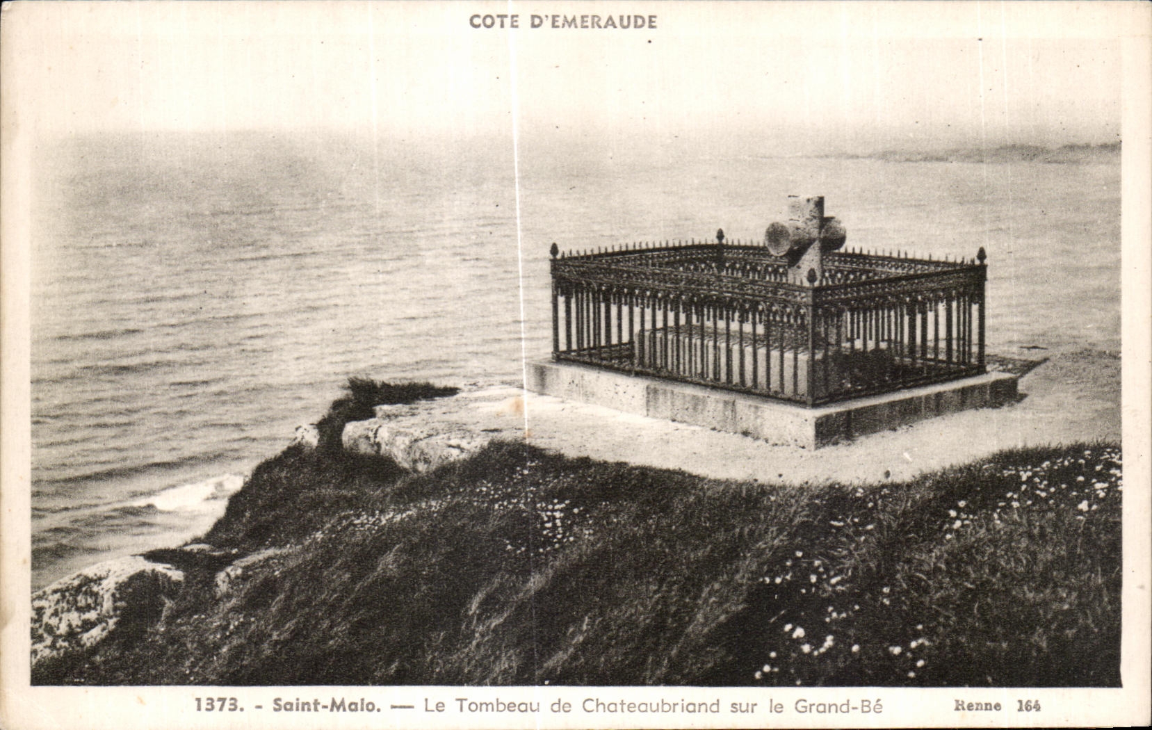 Saint-Malo — Le Tombeau de Chateaubriand sur le Grand-Bé — RENNE 164