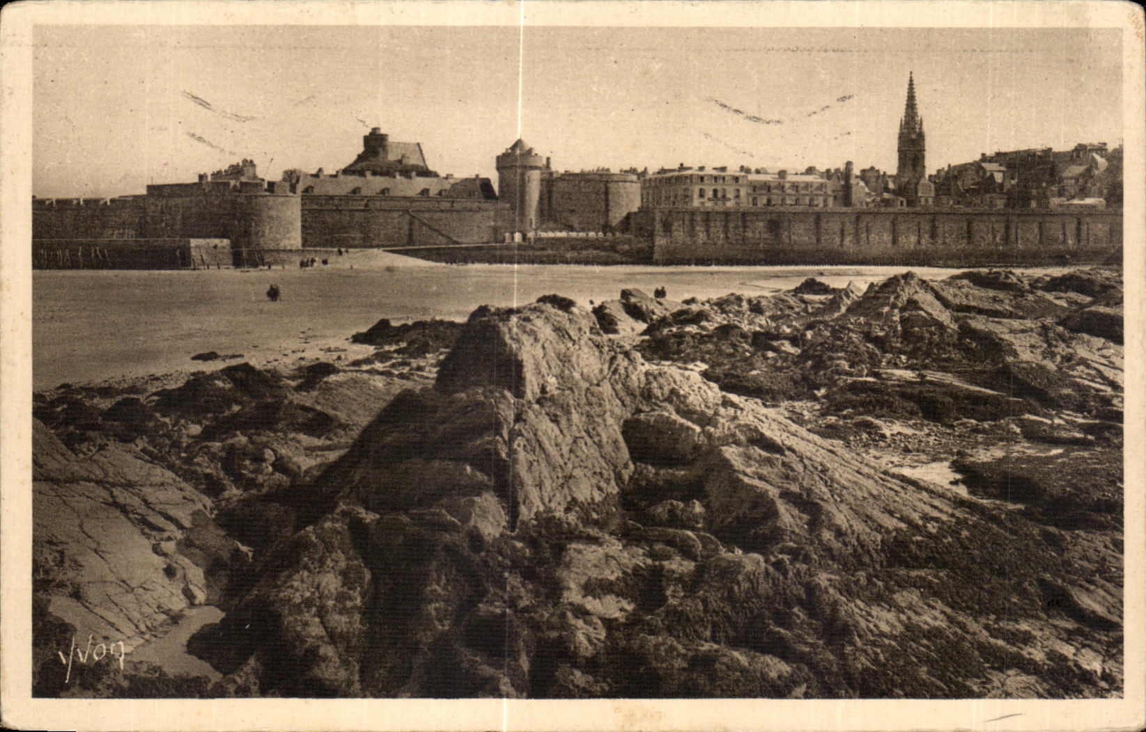Saint-Malo — Vista del Forte Nazionale — Les Éditions d'Art Yvon, Paris