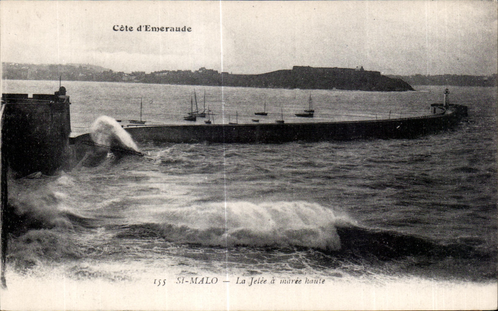 St-Malo — La Jetée à marée haute — Côte d'Emeraude