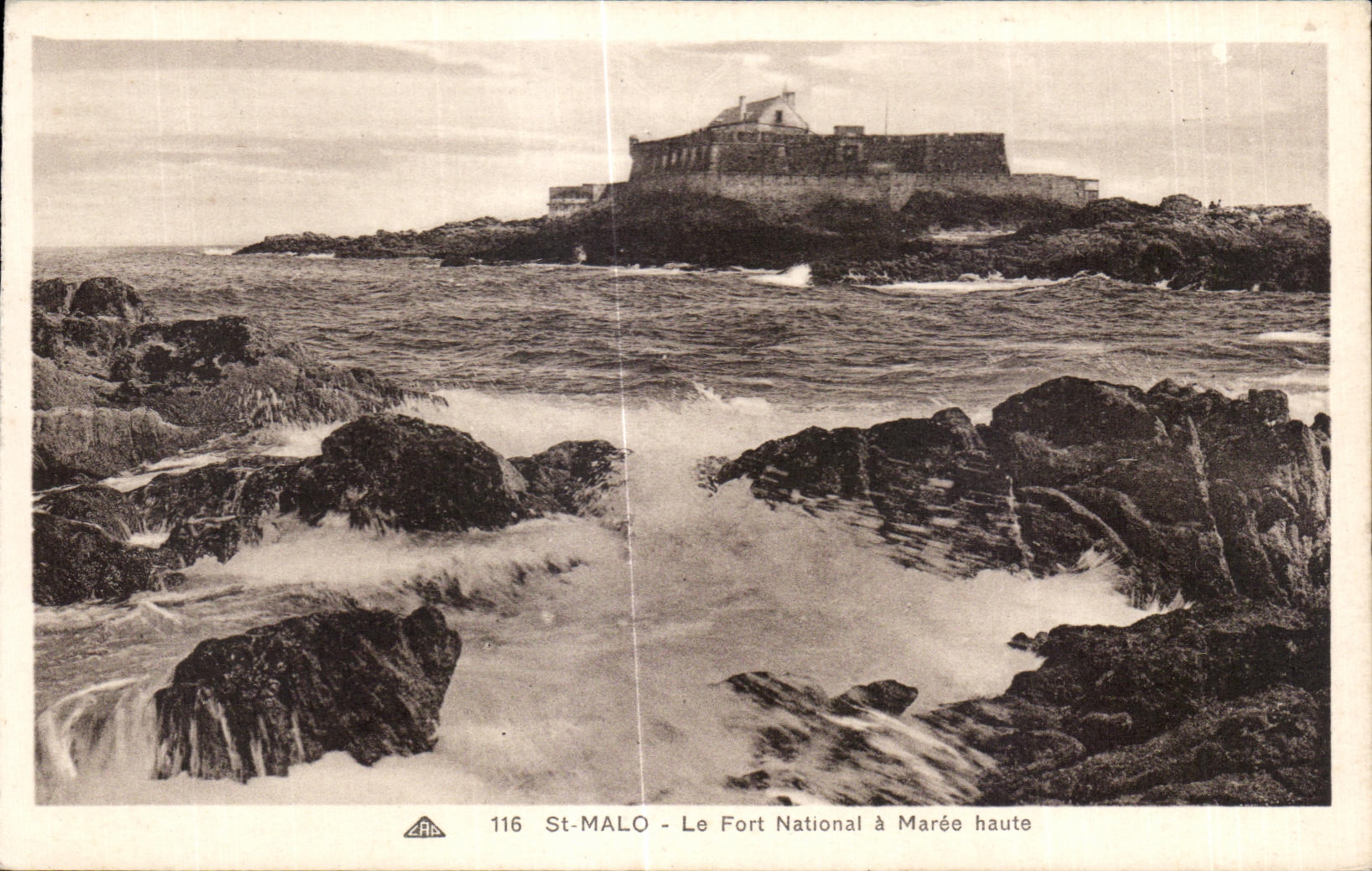 St-Malo - Le Fort National à Marée haute — éditeur C° Alsaciens des Arts Photomécaniques, n° 116
