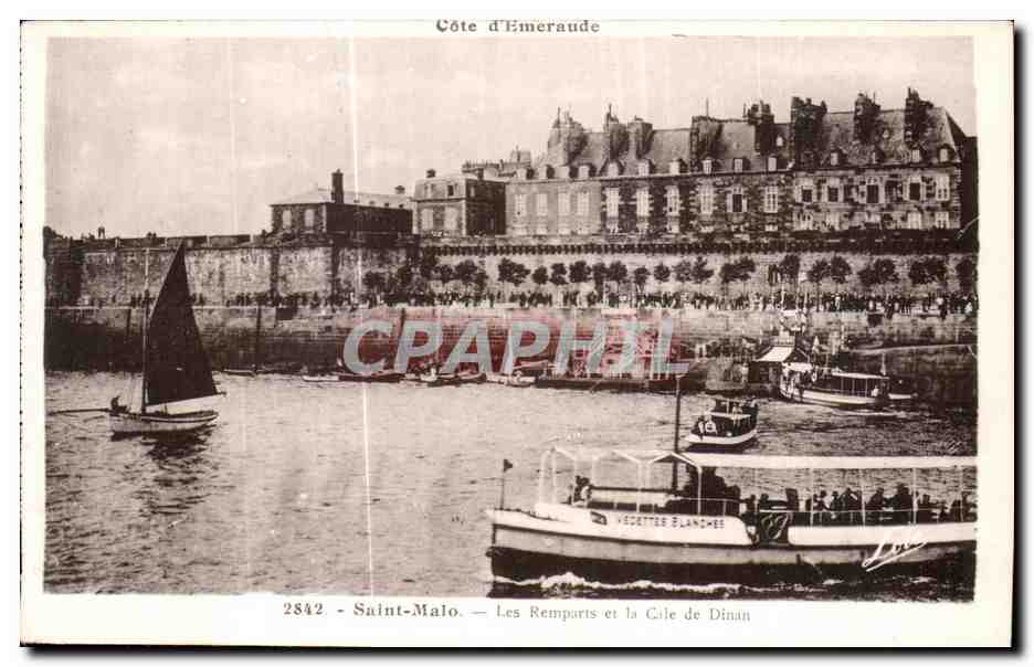 CPA Cote d Emeraude Saint Malo Les Remparts et la Cale de Dinan