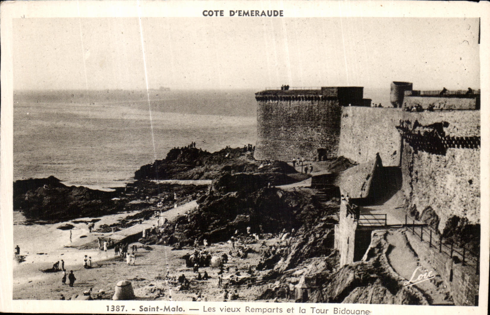 Saint-Malo — Les vieux Remparts et la Tour Bidouane — Loïe