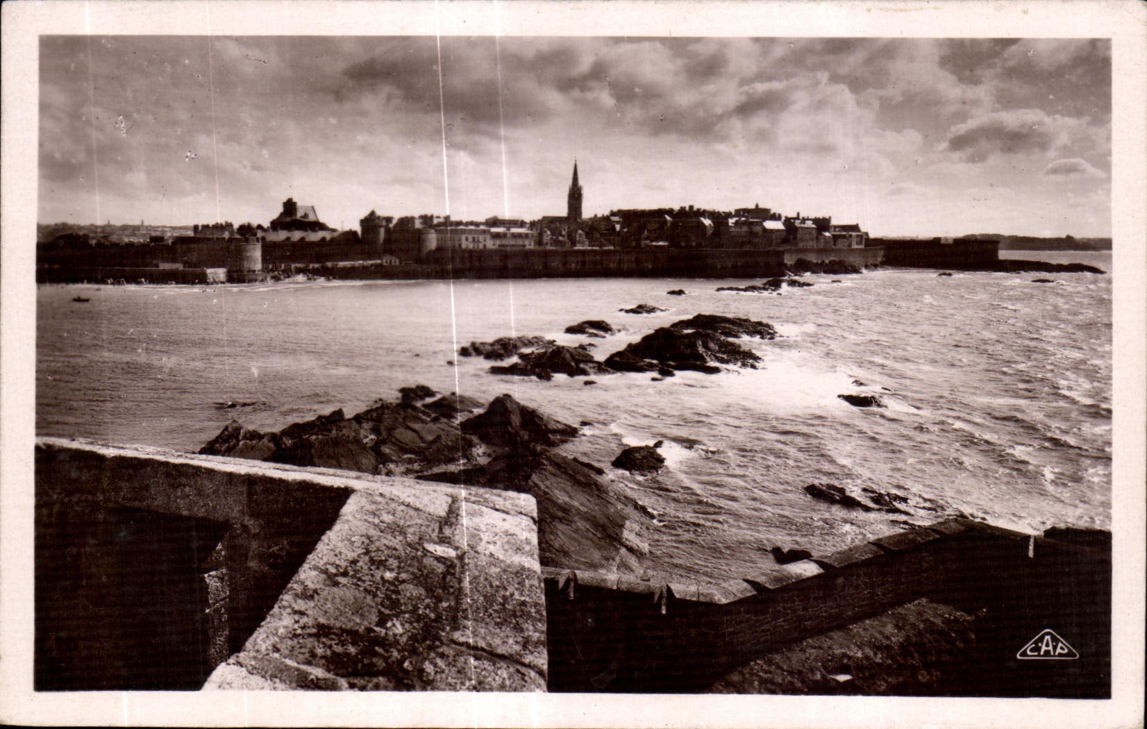 Saint-Malo — Vue sur le Fort National — C.A.P. Photo