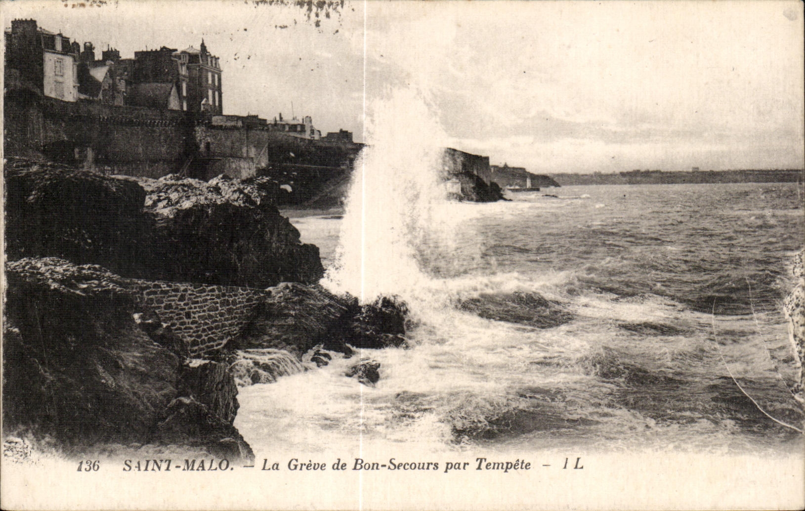Saint-Malo — La Grève de Bon-Secours par Tempête — L. Lévy & Cie, n°136