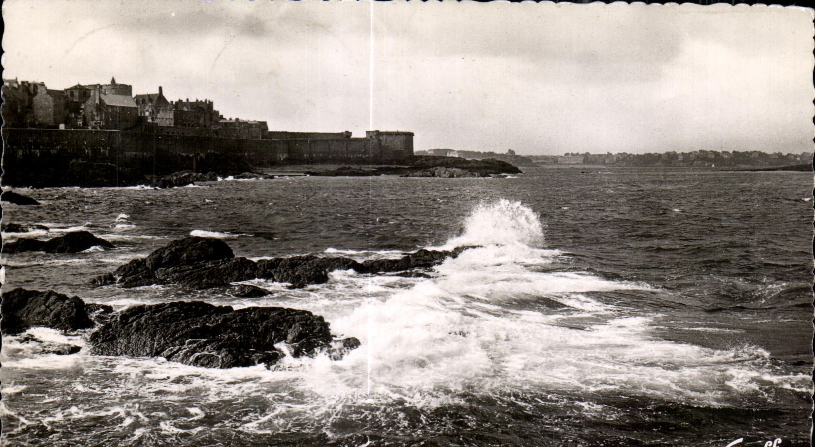 Saint-Malo — Les Remparts et l'Estuaire de la Rance — Éditions CPAPHIL