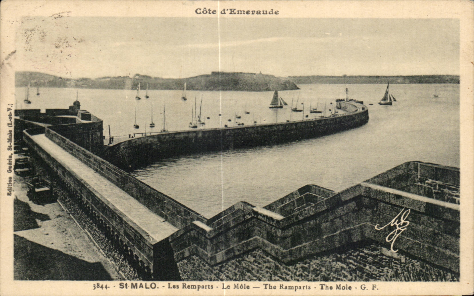 St MALO - Les Remparts - Le Môle — Côte d'Émeraude — Éditions G. F. n°3844