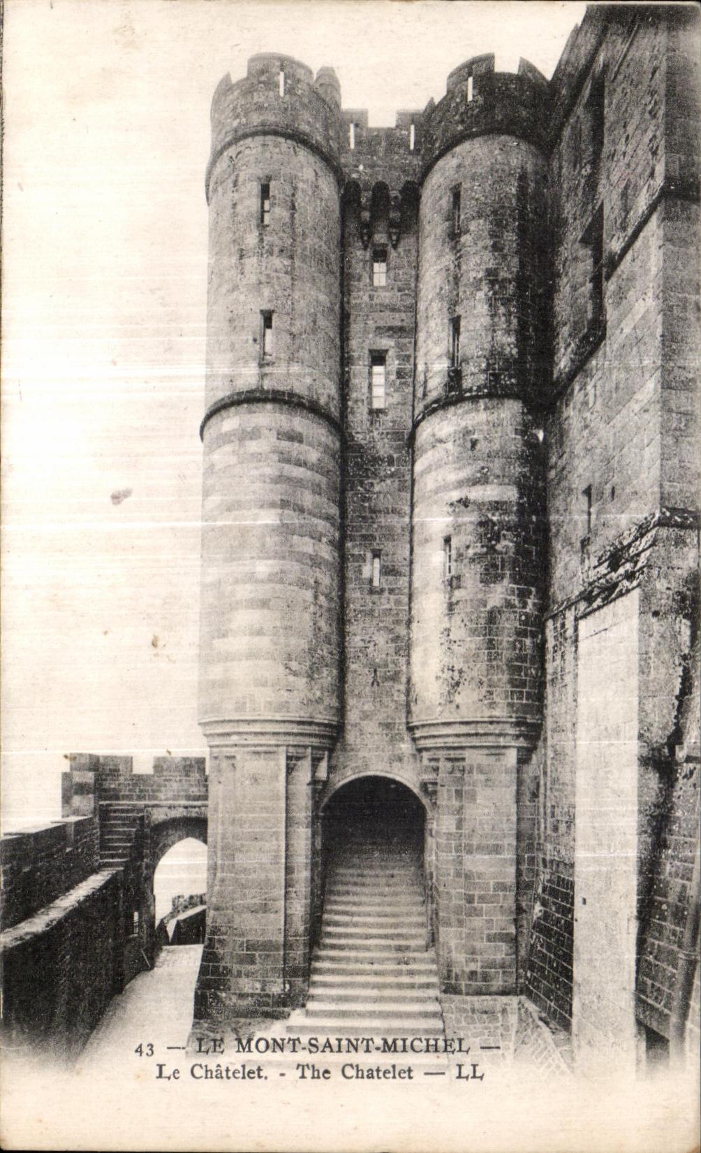 CPA Le Mont Saint Michel Le Chatelet The Chatelet 