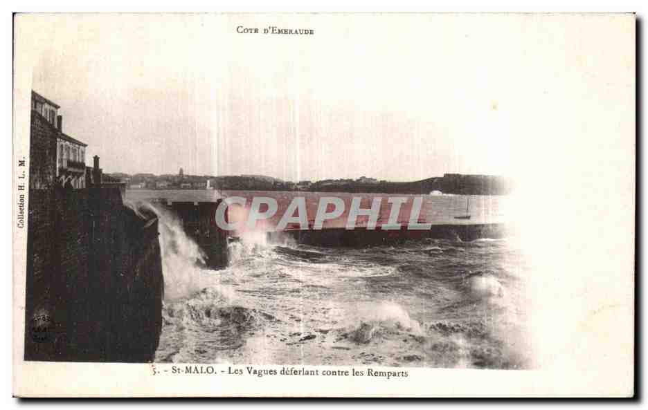St-Malo - Les Vagues déferlant contre les Remparts — Cote d'Emeraude, Collection H. L. M.