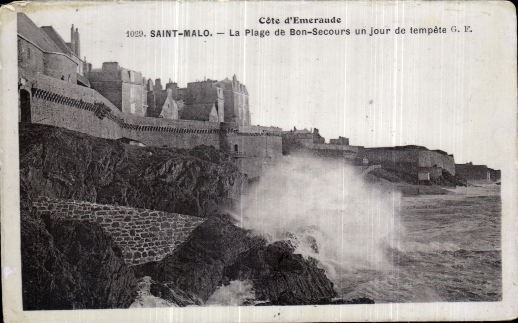 Saint-Malo — La Plage de Bon-Secours un jour de tempête G.F.