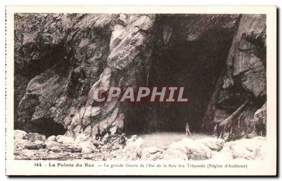 La Pointe du Raz — La grande Grotte de l'Est de la Bale des Trépassés (Région d'Audierne)