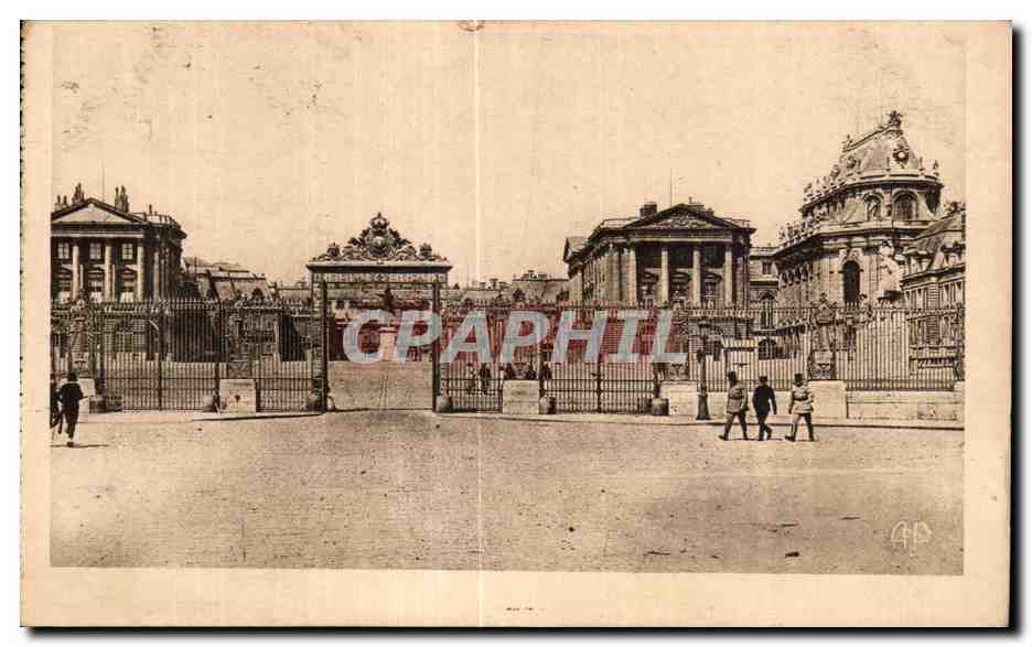 CPA Versailles Es Le Chateau Facade du Palais 