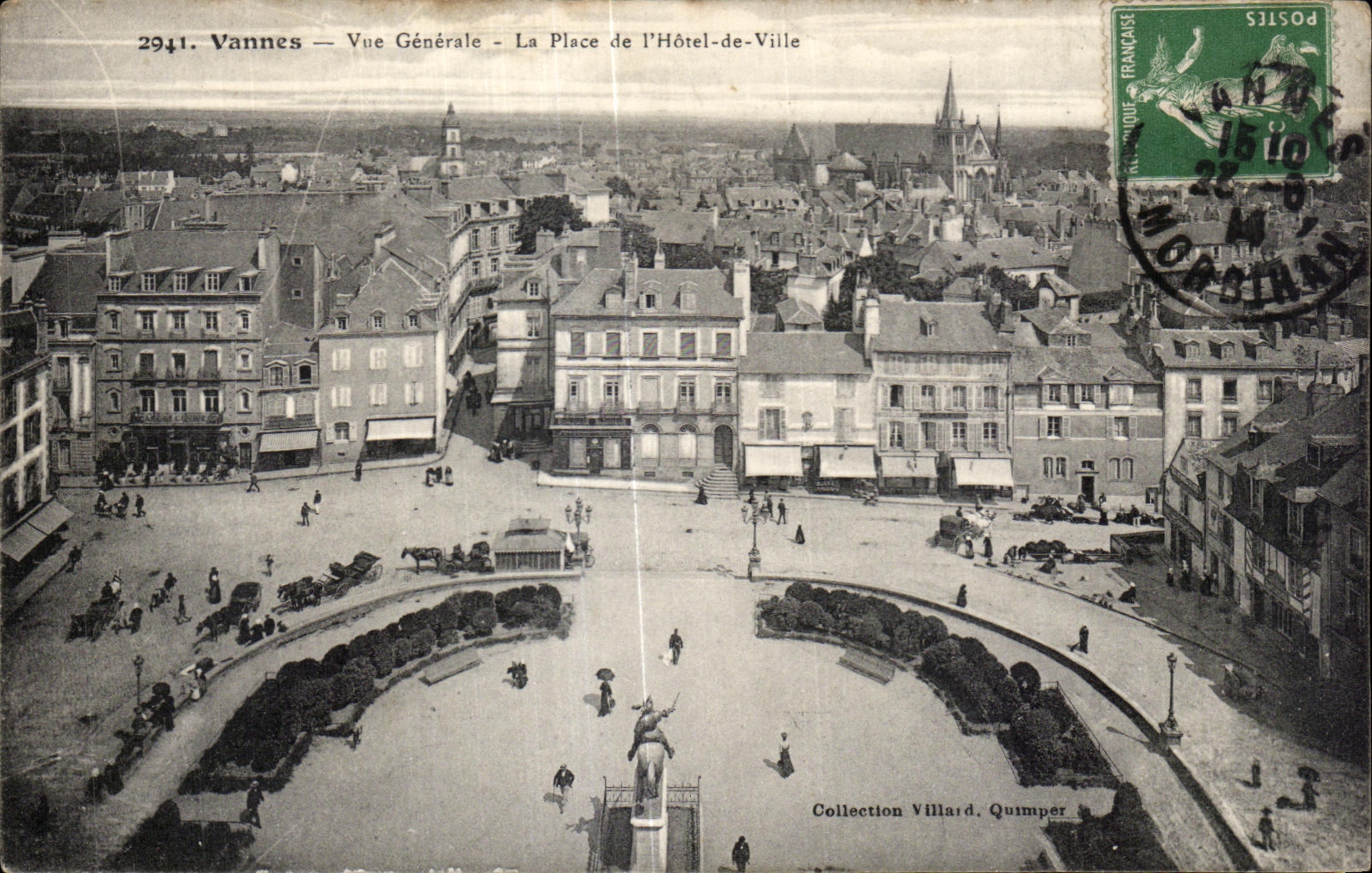 CPA Vannes Vue Generale La Place de I Hotel de Ville