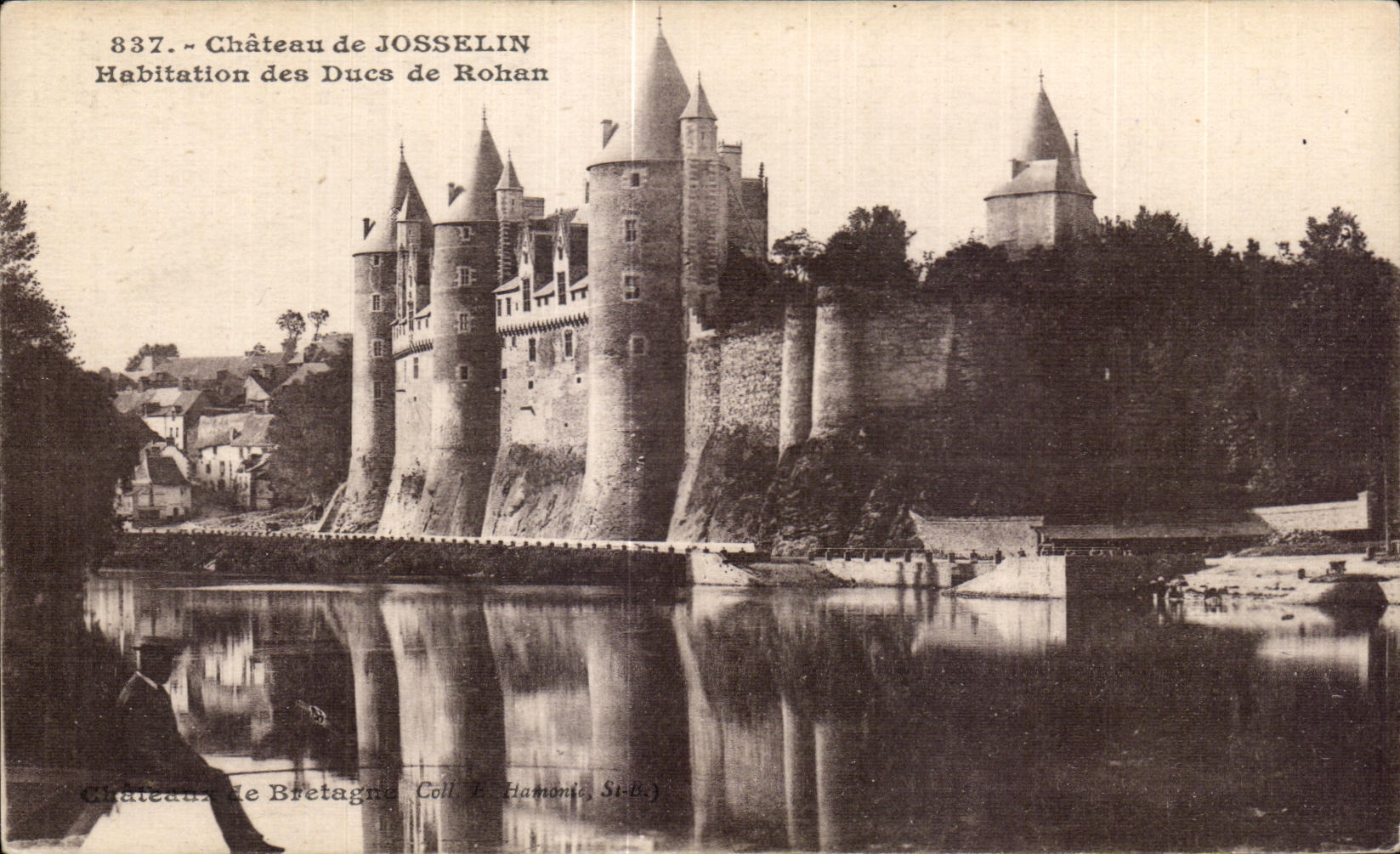 Château de JOSSELIN — Habitation des Ducs de Rohan — Châteaux de Bretagne, Coll. P. Hamonic, St-Bé.