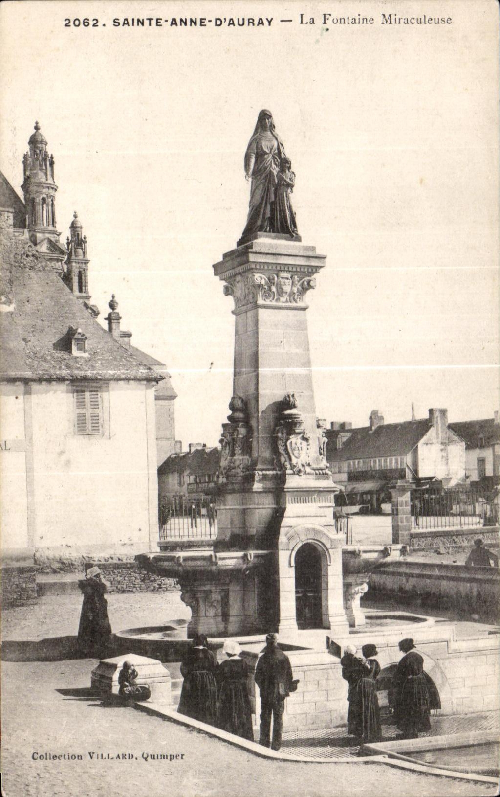 CPA sainte Anne D Auray La Fontaine miraculeuse