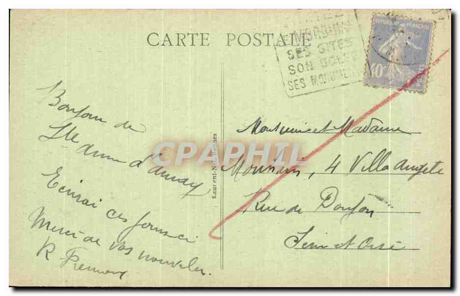 CPA Sainte Anne d Auray Pelerins Montant a Genoux les degres de la Scala Sanata Folklore Costume — Verso