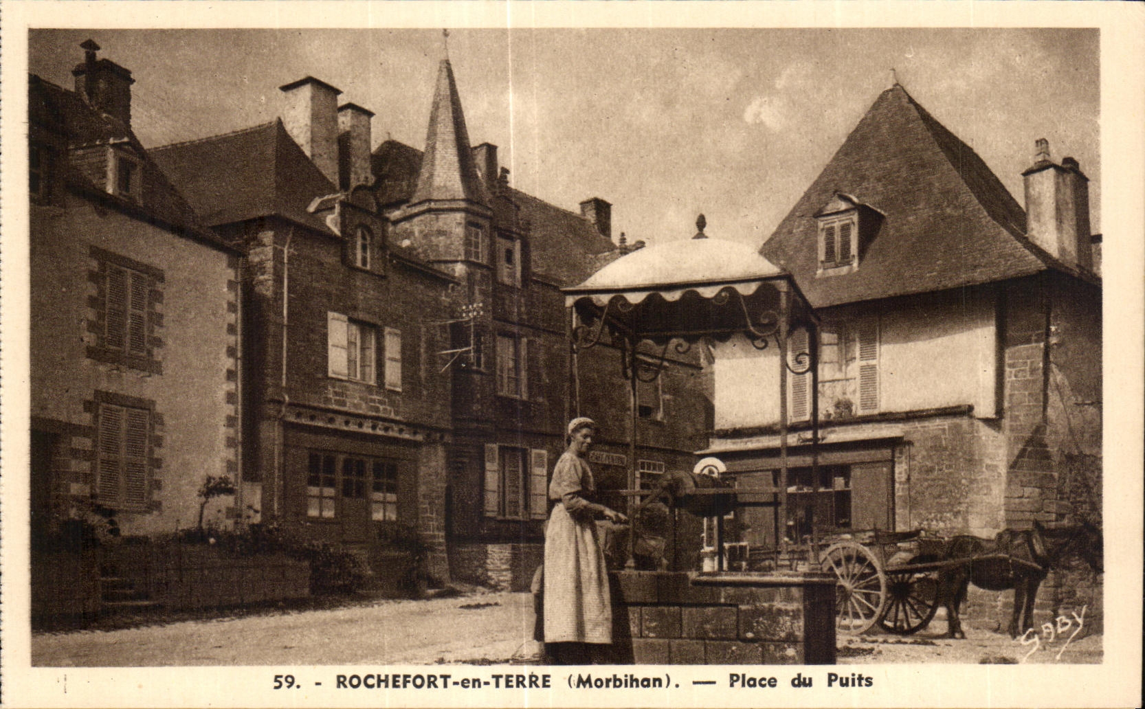 CPA Rochefort en Terre Place du Puits