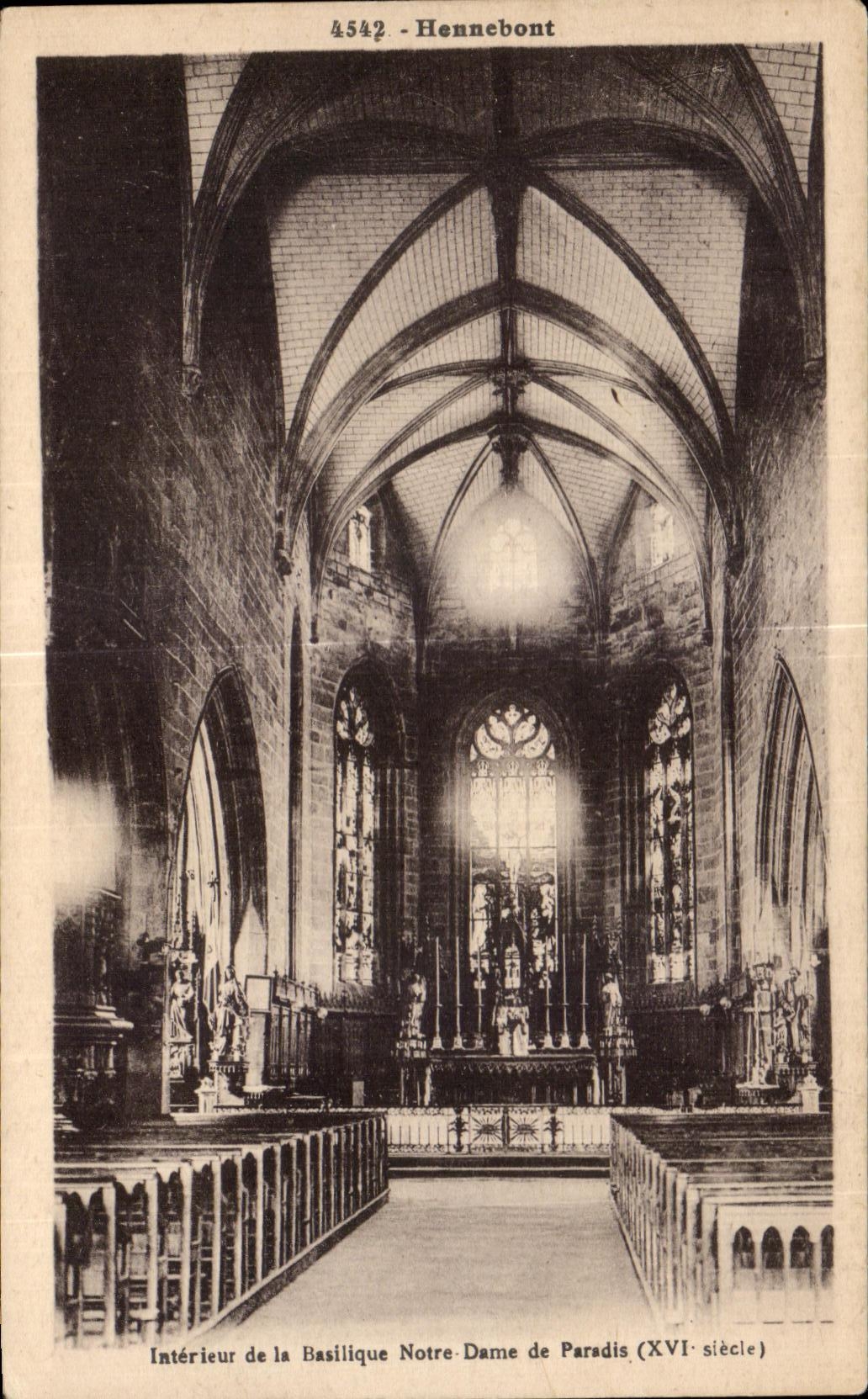 CPA Hennebont Interieur de la Basilique Notre Dame de Paradis