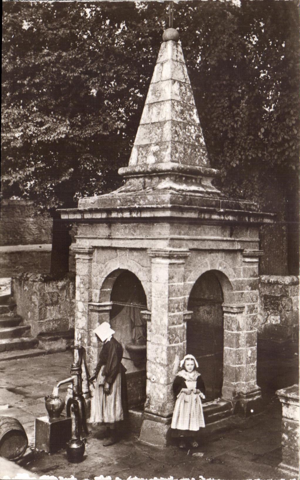 Fontaine Sainte-Cornélie — Carnac — Éditeur Lévy et Neutrelein, Paris
