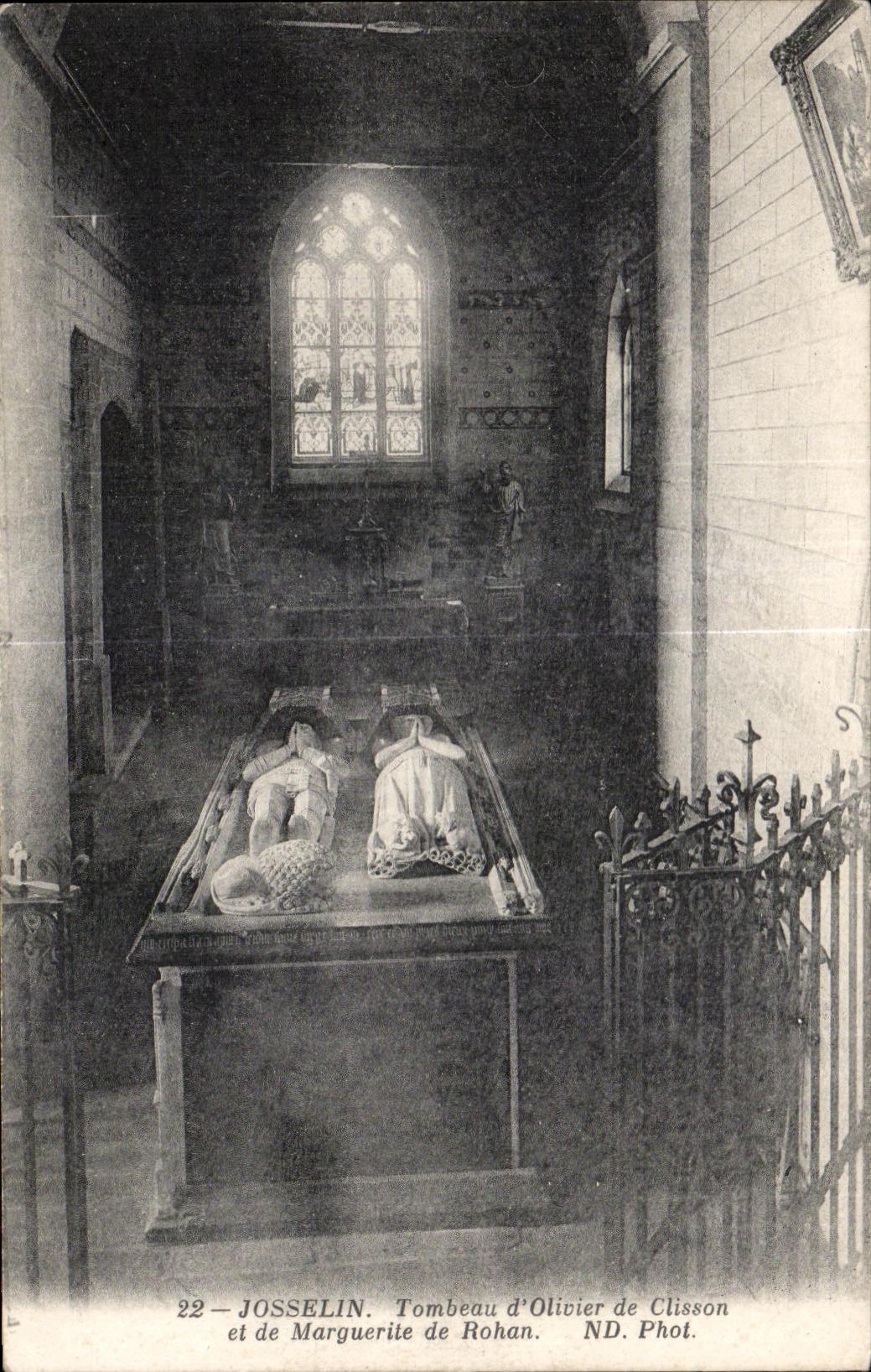Josselin — Tombeau d'Olivier de Clisson et de Marguerite de Rohan — ND. Phot.