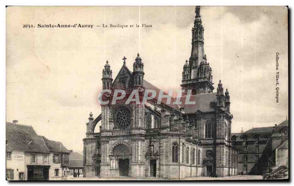 CPA Sainte Anne d Auray La Basilique et Ia Place