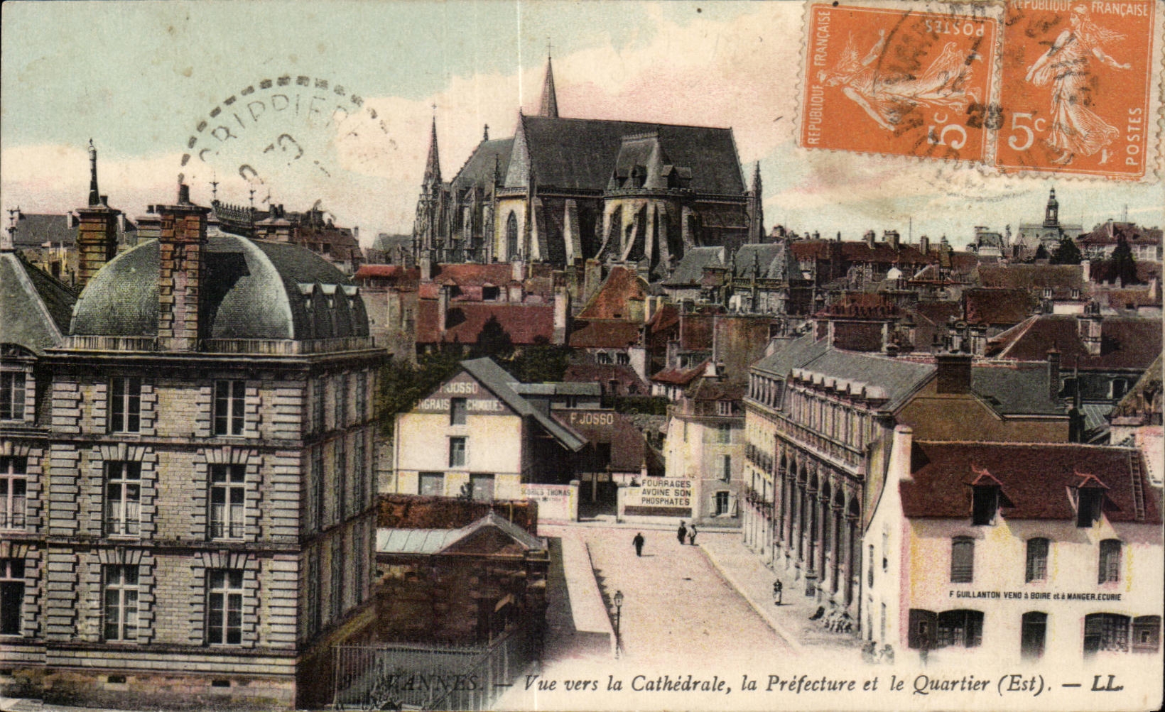 MANNES — Vue vers la Cathédrale, la Préfecture et le Quartier (Est). — LL