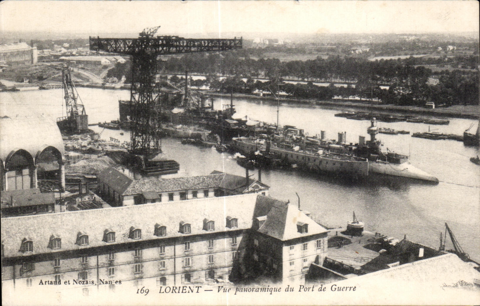 Lorient — Vue panoramique du Port de Guerre — Artaud et Nozais, n°169