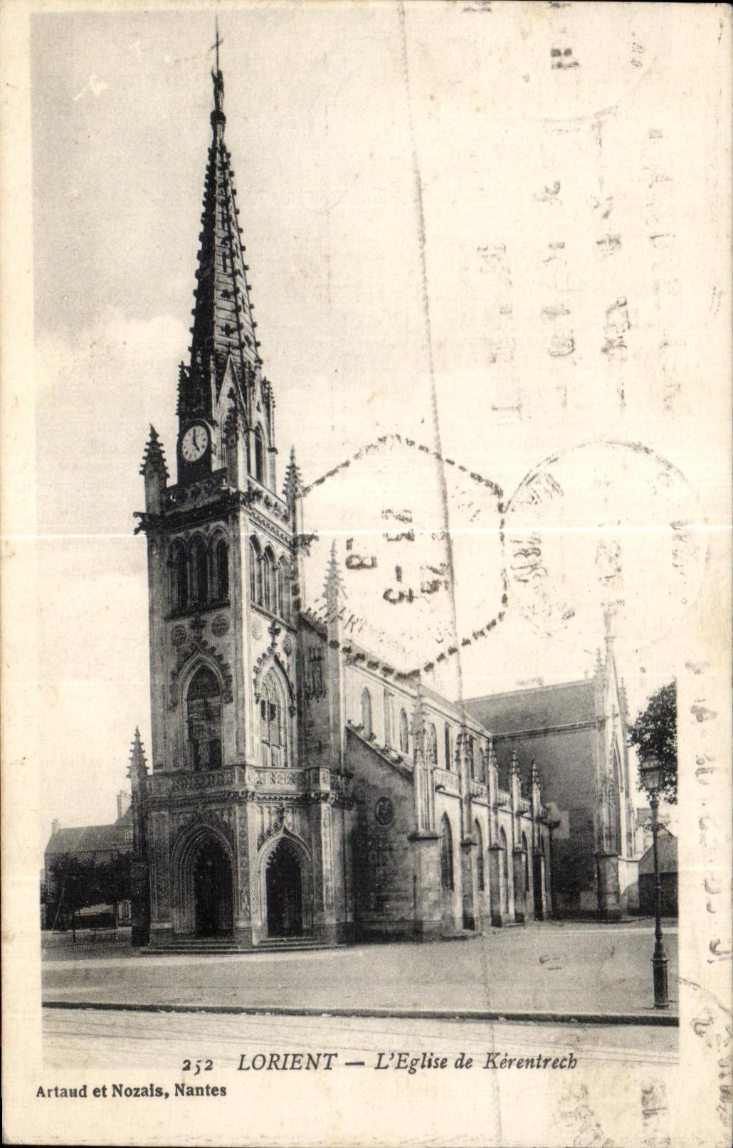 CPA Lorient L Eglise de Kerentrech Artaud et nozals Nantes