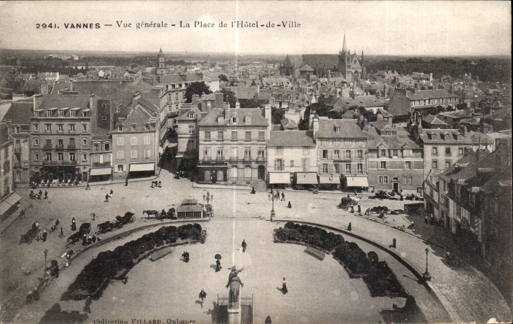 CPA Vannes Vue generale La Place de l Hotel de Ville